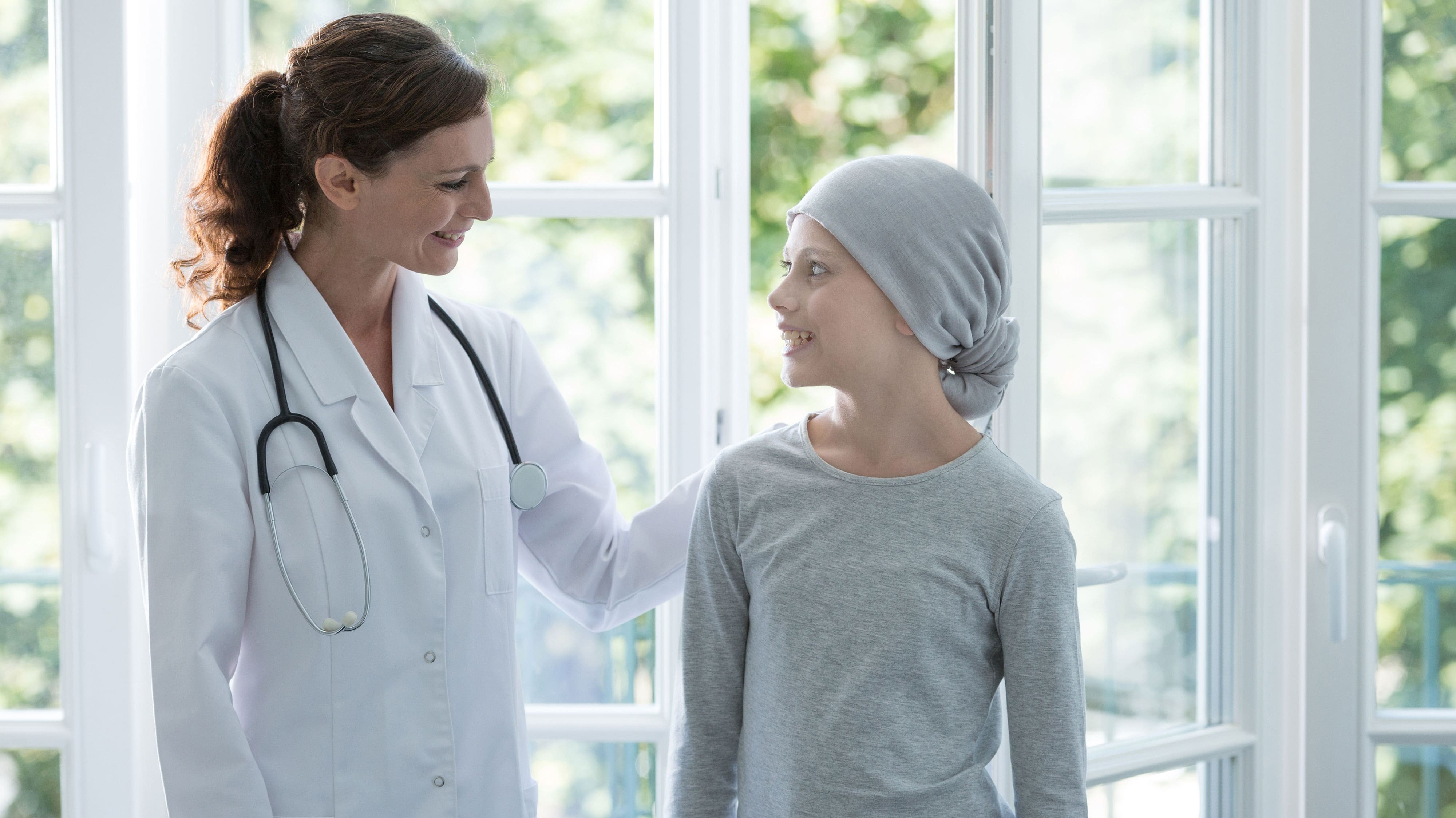 Krebserkrankung im Kindes- und Jugendalter Junge Krebspatientin